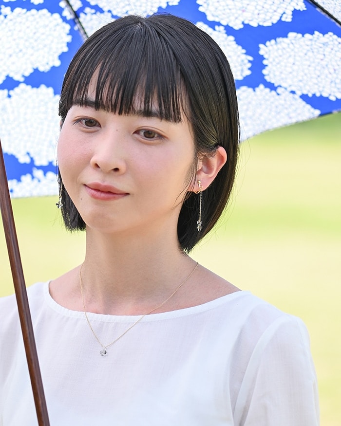 イヤリング アジサイ グレー3